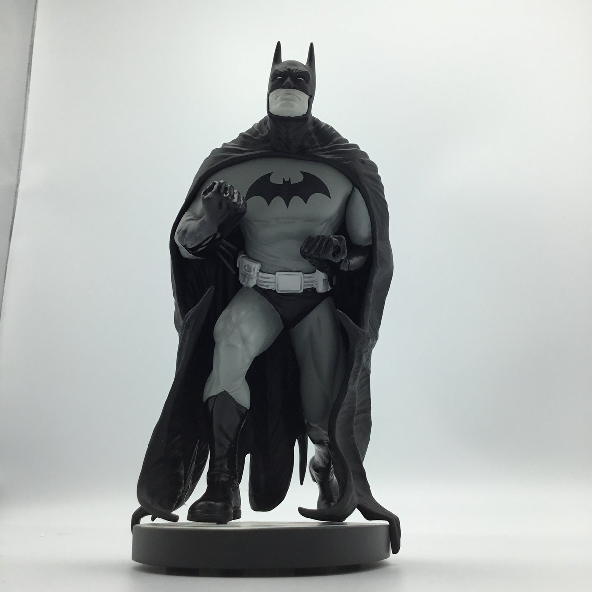 BATMAN: BLACK & WHITE STATUE - Ethan Van Sciver - DC Direct 2009 BATMAN: BLACK & WHITE STATUE - Ethan Van Sciver - DC Direct 2009