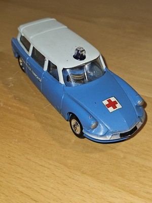 CIJ Europarc 3/41 Citroen Break ID 19 French Red Cross era DINKY-JRD