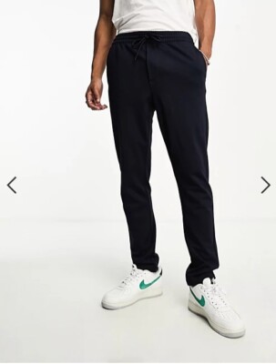Only & Sons   Schmal zulaufende Hose mit schmalem Schnitt in Marineblau