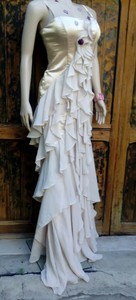 vestiti beige da cerimonia