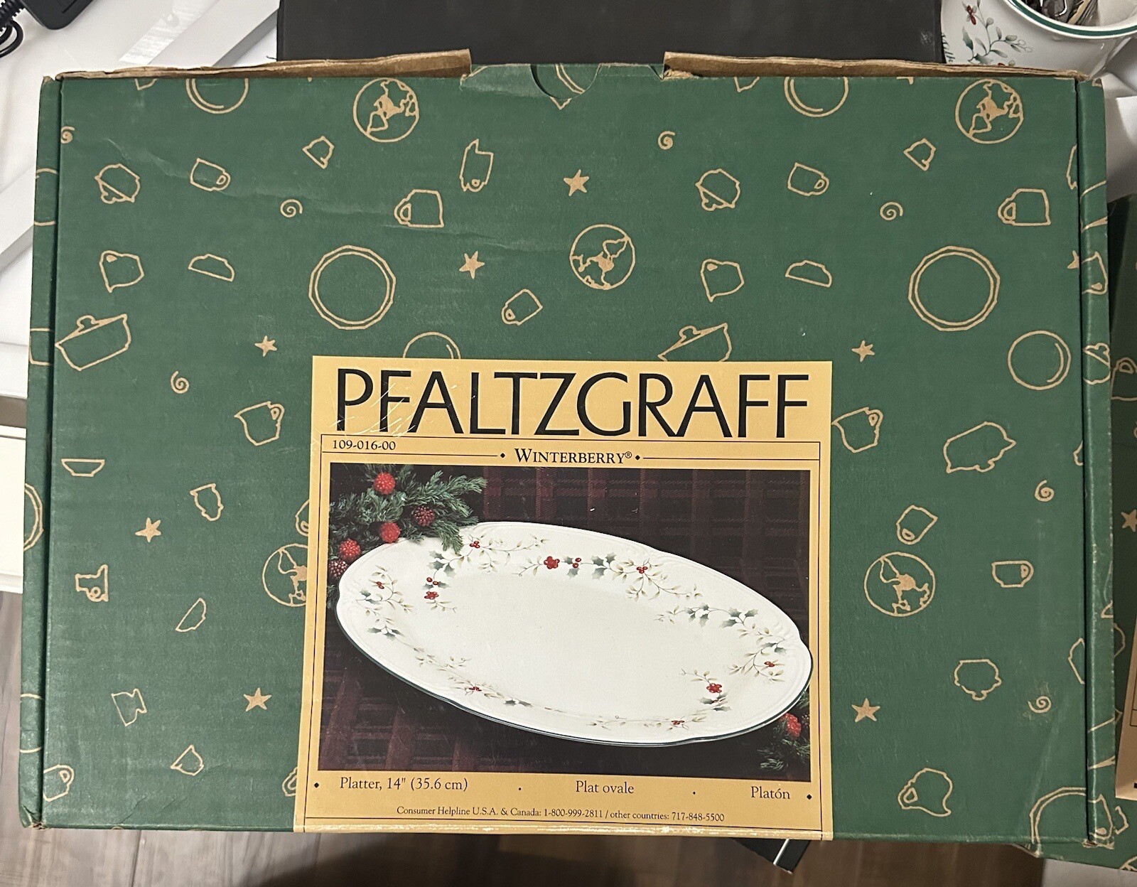 Pfaltzgraff Winterberry Oval Scalloped Serving Platter Plate 14”