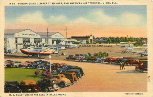 Pan American Air Terminal, Miami FL Postkarte riesiges Clipper Flugzeug wird abgeschleppt - Bild 1 von 2