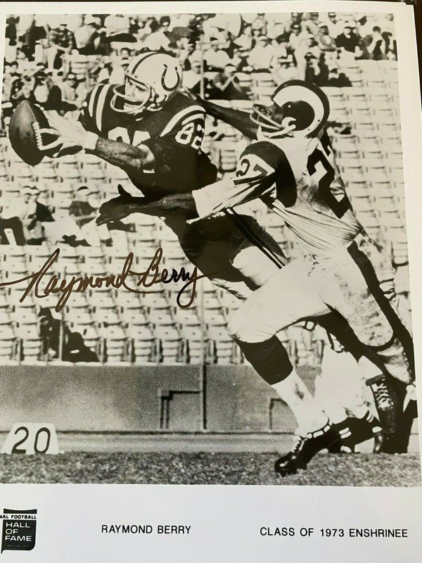 RAYMOND BERRY BALTIMORE COLTS NFL SIGNED HOF ENSHRINEE B & W PHOTO