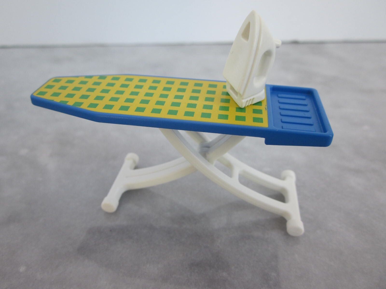 Playmobil Iron and Ironing Board Blue / Yellow - Laundry Dollhouse-image
