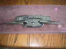 1949 Pontiac Chieftian And Streamlner Nos Hood Emblem Pn 511667 - Vintage