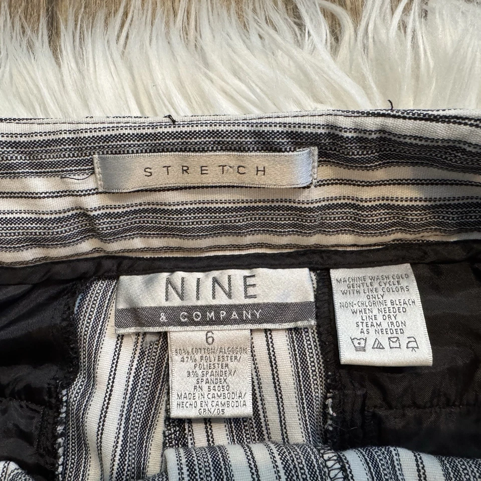 Pantalones de vestir Nine & Company para mujer 6 negros blancos a rayas elásticos pierna recta Foto 2 de 4