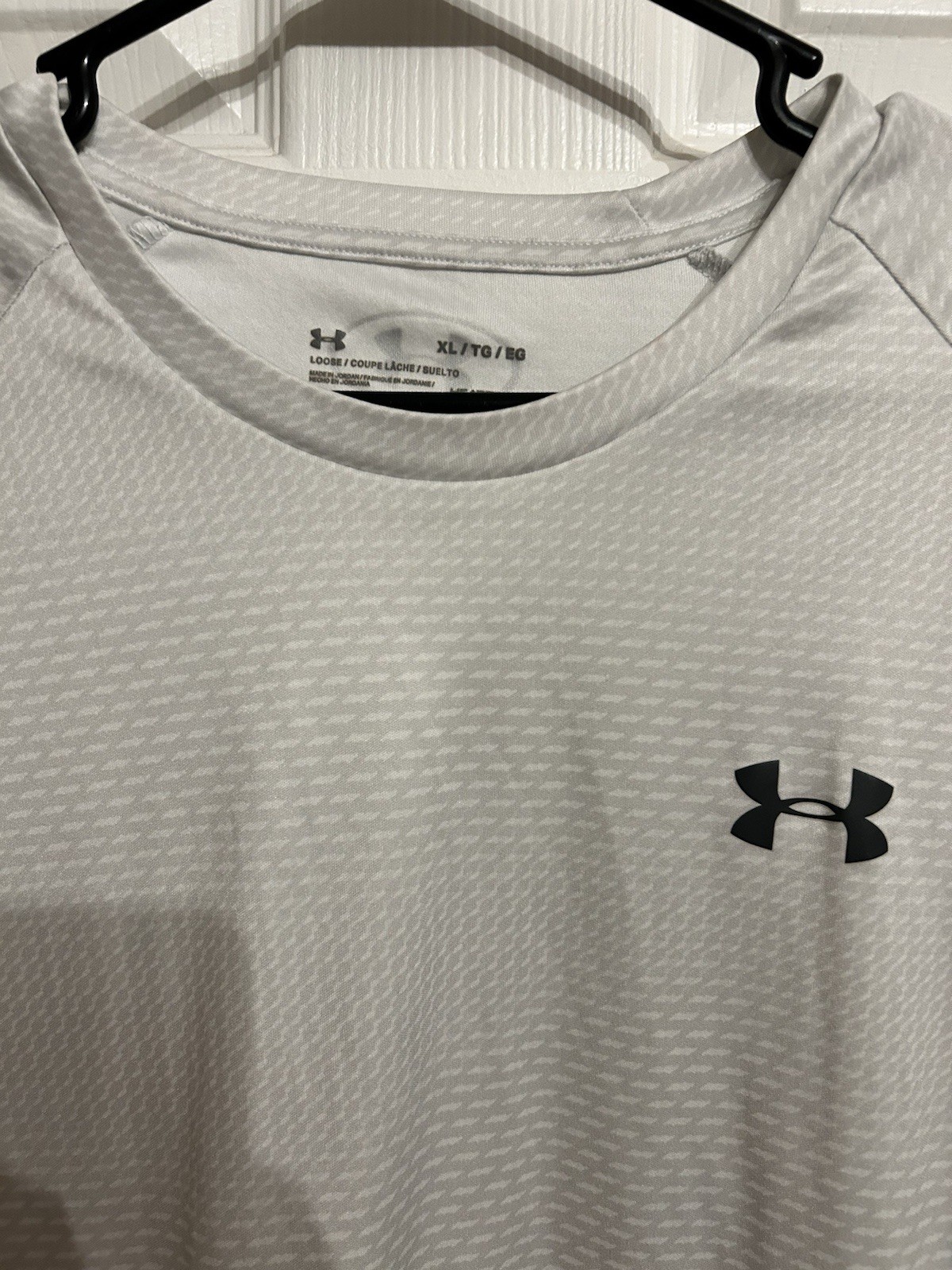 Under Armour Mens XL Short Sleeve Shirt Lot White Gray Running Athletic Outdoors thumbnail 8