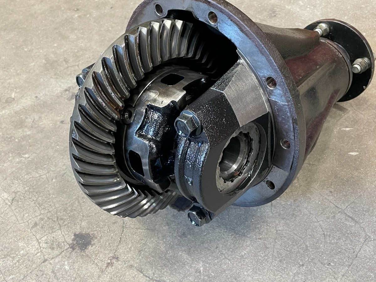 10 11 12 13 Lexus GX460 Rear Diff Differential Axle Carrier 4.6L