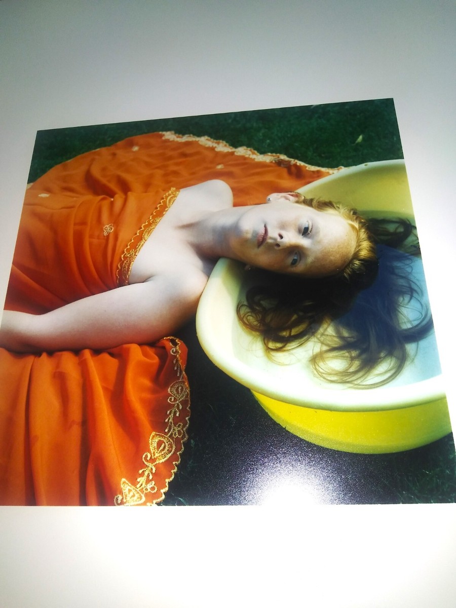 アート・デザイン・音楽 Hellen van Meene - PORTRAITS Hellen Van Meene | Untitled | The Guggenheim Museums and