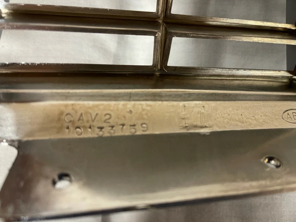 Chevrolet Lumina 1990 parrilla cromada sin Z 34 opcional con opción D7H como nuevo GM#10133759 Foto 2 de 4