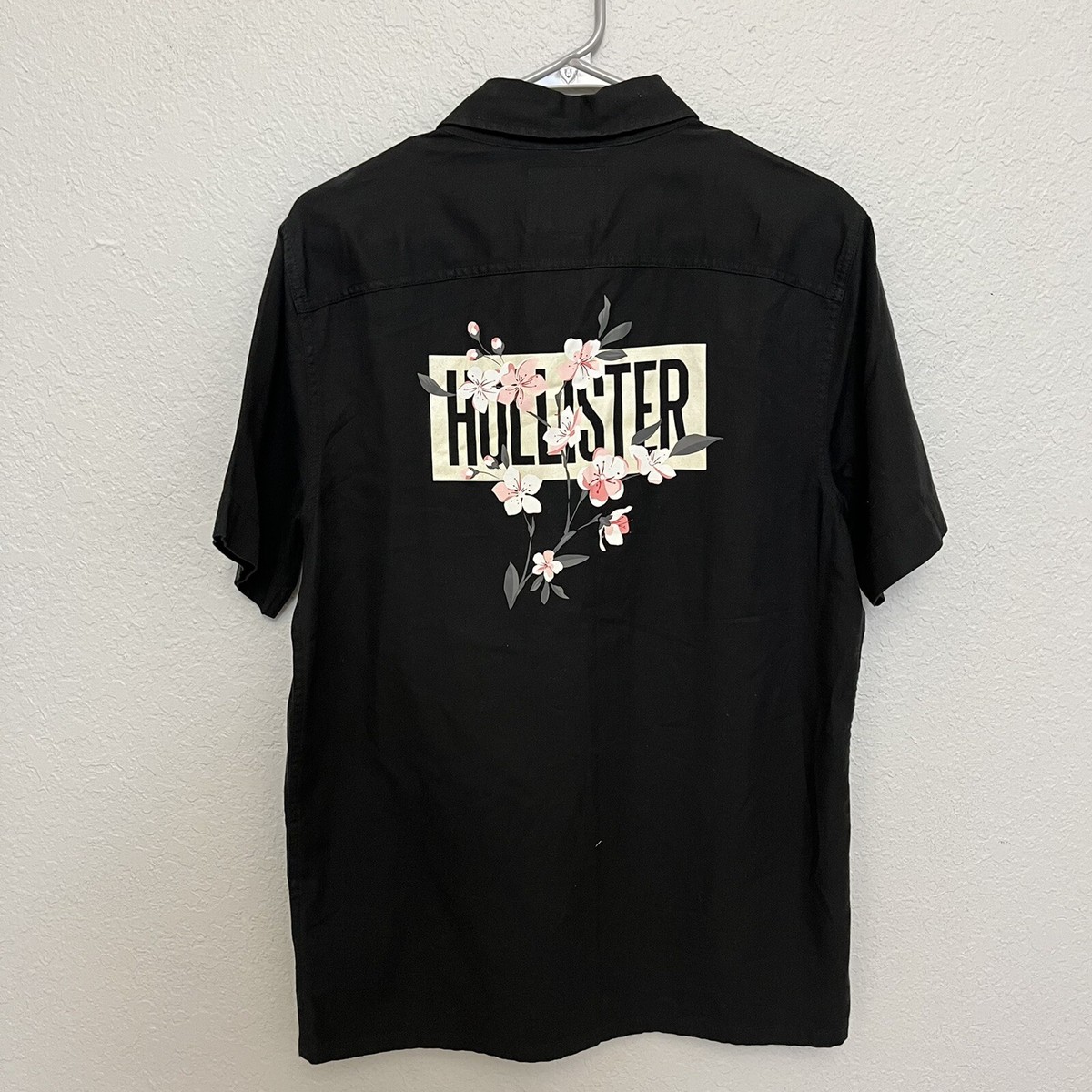 black hollister short sleeve button down Medium | eBay