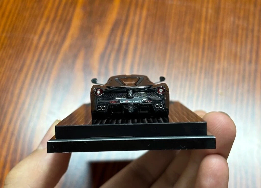 DMH 1:64 Black Full Carbon Laferrari Aperta Sports Model DMH 1:64 Black Full Carbon Laferrari Aperta Sports Model