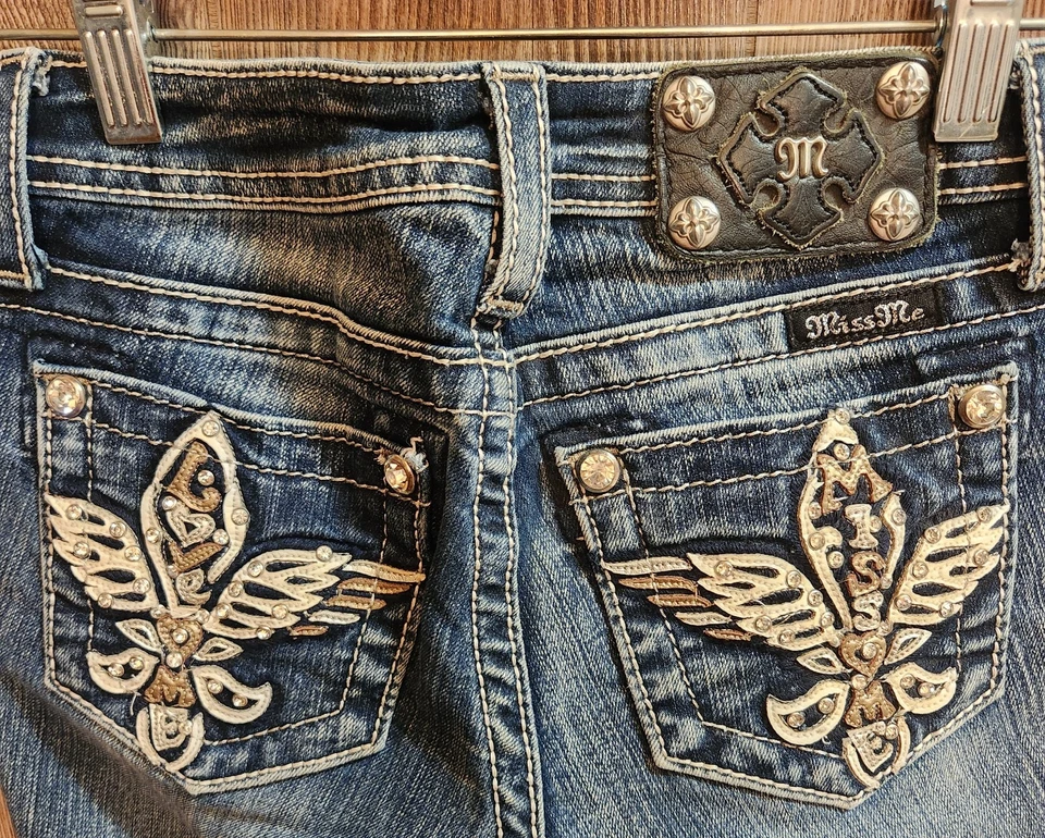 Pantalones de mezclilla azul recortados Miss Me niñas jóvenes talla 10 cuero Love JK5740P Foto 4 de 4