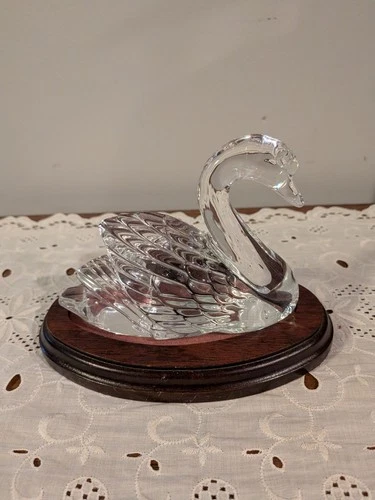 Vintage Waterford Crystal SWan Figurine Legends Lore 1996 w/stand Ireland
