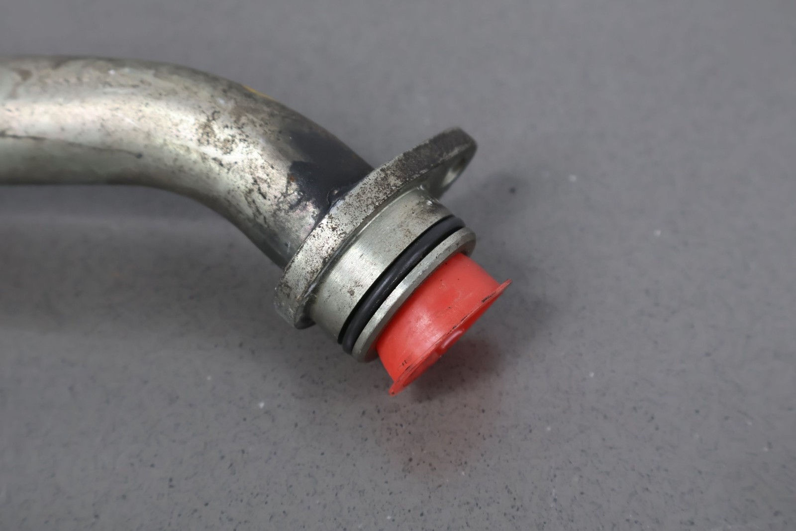 2009 Aston Martin V8 Vantage 4.7L Oiler Cooler Pipe Outlet (9G33-6B748-AC)