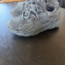 Best Offer Fila Ray Tracer sneaker Mens Size 5