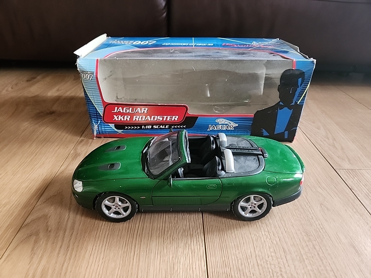 Beanstalk 1:18 Scale Die Cast Jaguar XKR Roadster. 007 ‘Die Another Day’. Boxed