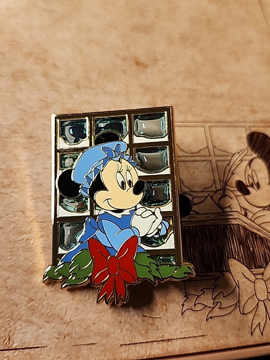 Disney Pin Mickey’s Christmas Carol Stained Glass Minnie Mouse As Emily Cratchit