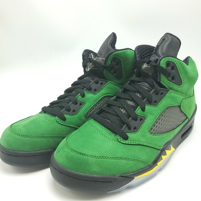 nike apple green shoes