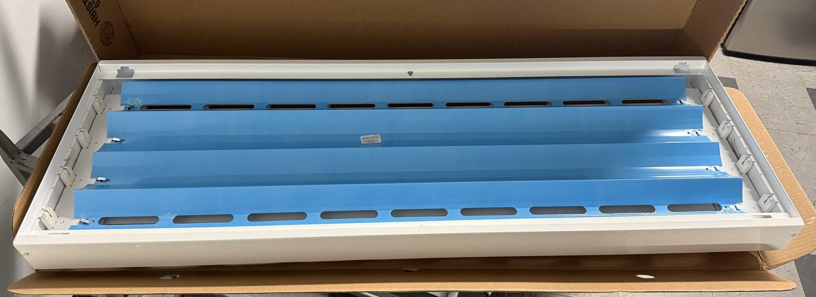 METALUX HBI-432-W-UNV-2/AD 4 LAMP WIDE BEAM INDUSTRIAL FLUORESCENT LIGHT FIXTURE