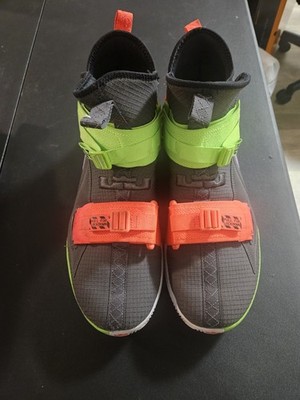 Lebron James Shoes Size 13