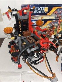 LEGO Nexo Knights Jestro&rsquo;s Evil Mobile Set 70316 & Moltor&rsquo;s Lava Smasher 70313