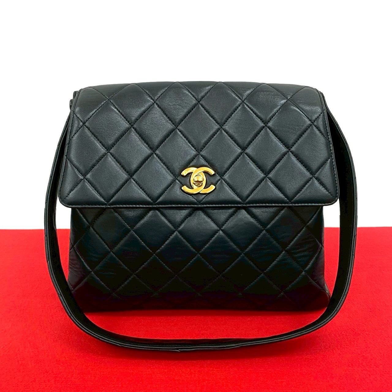 Chanel Matelasse Lambskin Shoulder Bag Women Black One Size 537651