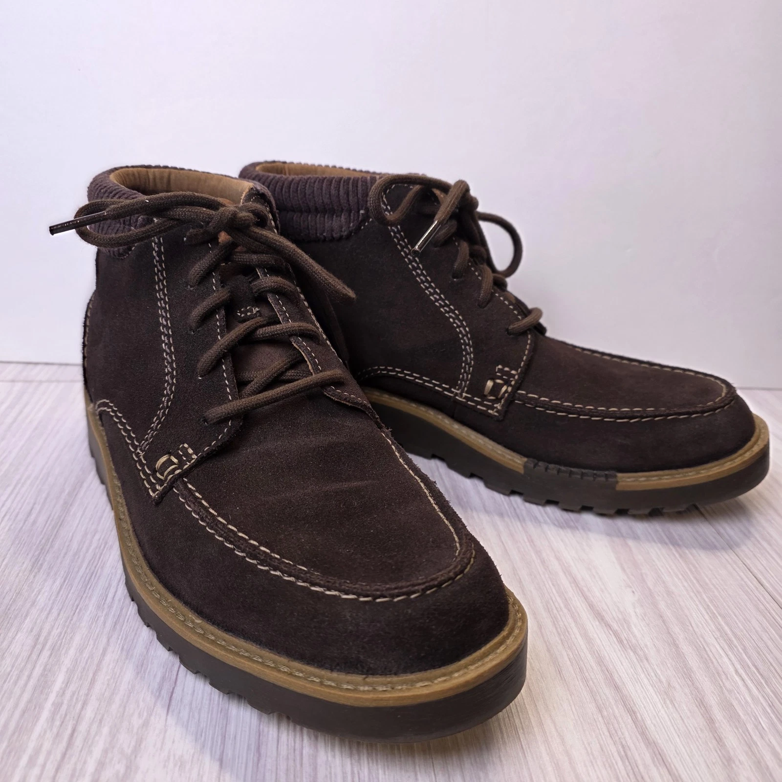 Clarks Men’s Barnes Mid Oxford Boot Dark Brown Suede US 9 M Outdoors Hiking
Opens in a new window or