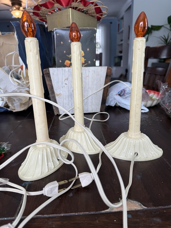 9 Vintage NOMA Christmas Window Candles Plastic Electric Candolier Drip Candles