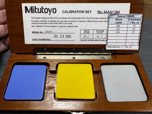 MITUTOYO 64AAA964 Durometer Test Block Set with Case