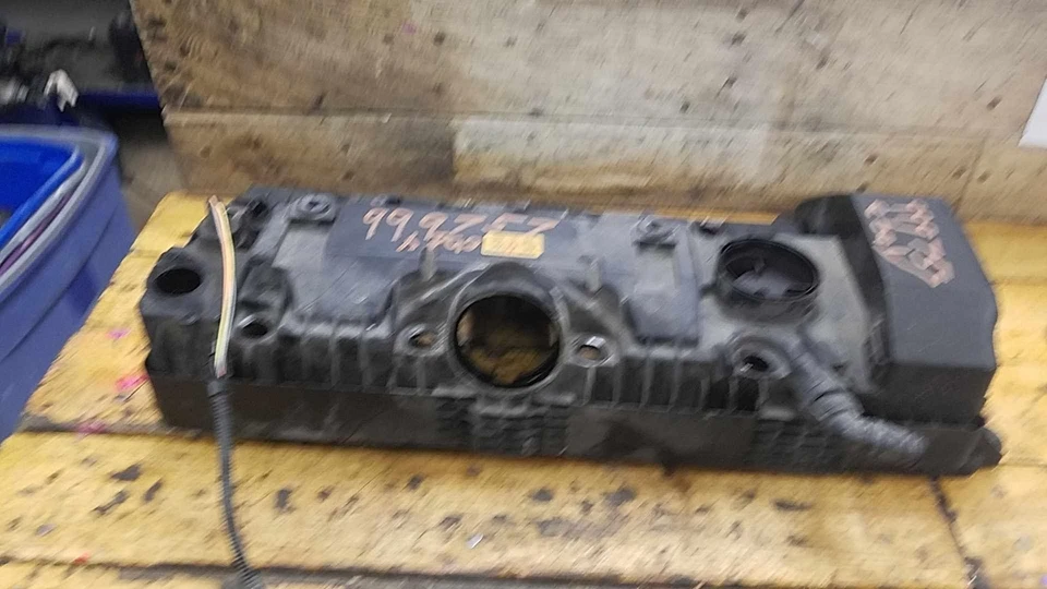 04-10 BMW X5 06-10 550I 650I 04-05 645CI RIGHT VALVE COVER W/O TURBO 4.4L & 4.8L - Image 2 of 4