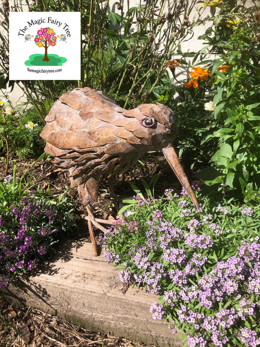 Rustic metal kiwi garden sculpture decor bird ornament New Zealand