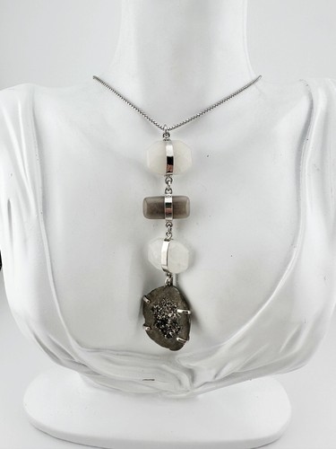 31” LOFT White Quartz & Gray Split Agate Geode Y-Drop Necklace