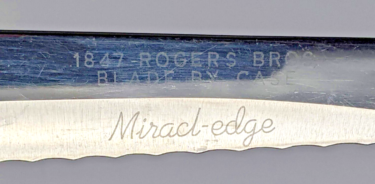 1847 Rogers Bros. - Blade By Case - Miracle-Edge Serrated Carving