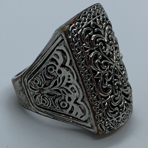 VTG LARGE SILVER ETRUSCAN SCROLLWORK REPOUSSE STATEMENT RING SZ 8 - Picture 3 of 15