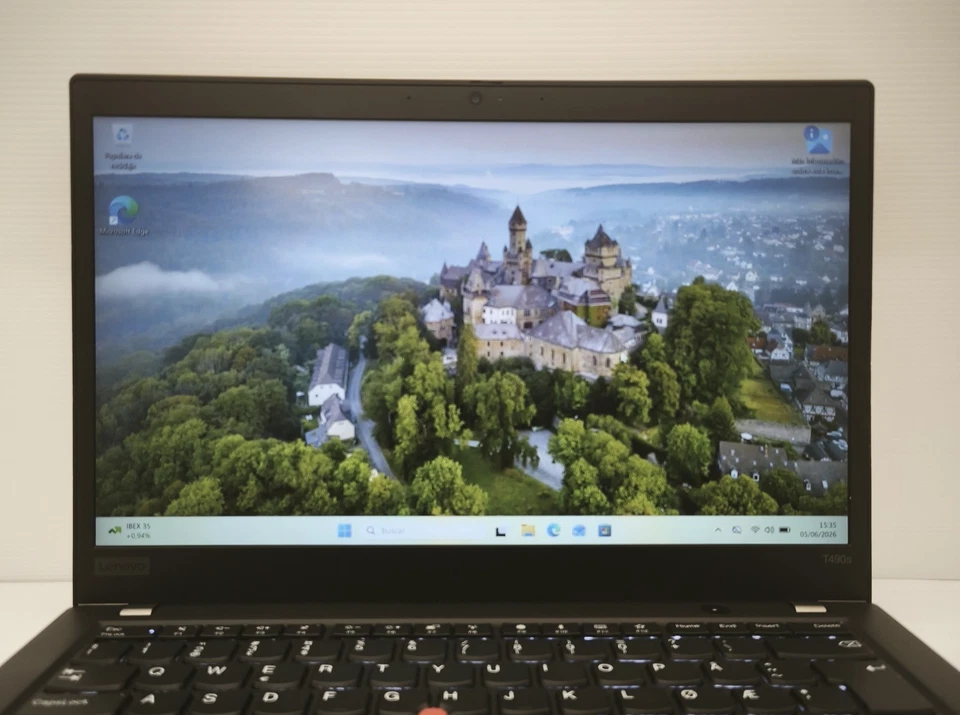 Lenovo ThinkPad T490s · i5-8365U · 16GB · 256GB, foto 2 de 5
