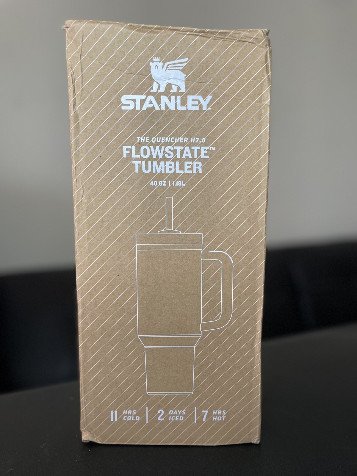 Stanley Cup 40oz  Tumbler Stainless Steel H2.0 FlowState Quencher - CREAM-image