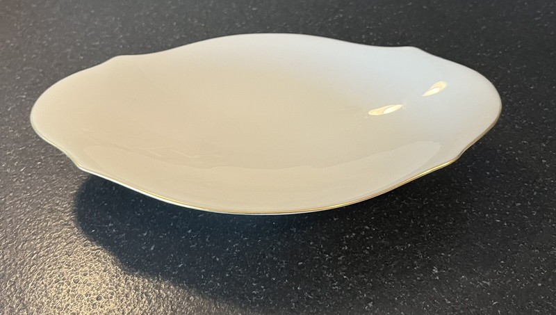 Lenox Avalon Footed Oval Candy Nut Dish 24kt Gold Trim Beautiful Condition USA