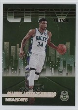 2022-23 Panini NBA Hoops City Edition Holo Giannis Antetokounmpo #15 10ou
