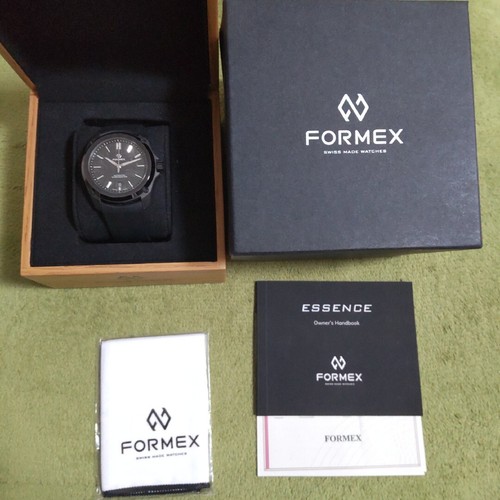 FORMEX ESSENCE LEGGERA 41mm Forged Carbon Dial Men's Watch Used w/Box Japan