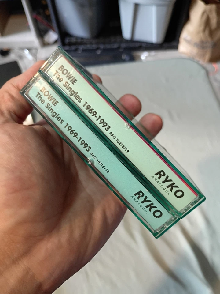 DAVID BOWIE/THE SINGLES 1969-1993-RYKO/BMG-1993-RAC-10218/19 CASSETTE- - Image 3 of 4