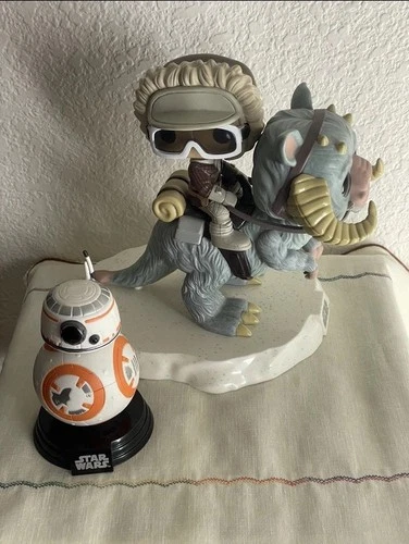 Funko Pop! Star Wars #125 Hoth Han Solo w/ Tauntaun Smuggler’s Bounty & #61 BB-8