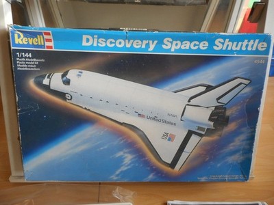 Revell Discovery Space Shuttle auf 1:144 in Box Modellbausatz