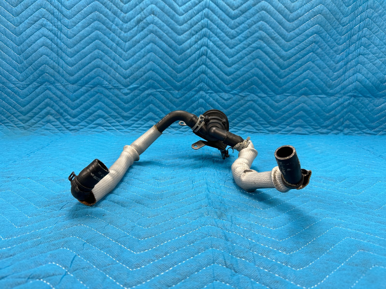 Bentley Flying Spur Rear Auxiliary Water Coolant Pump w/ Hoses 29k 2006-2012 OEM