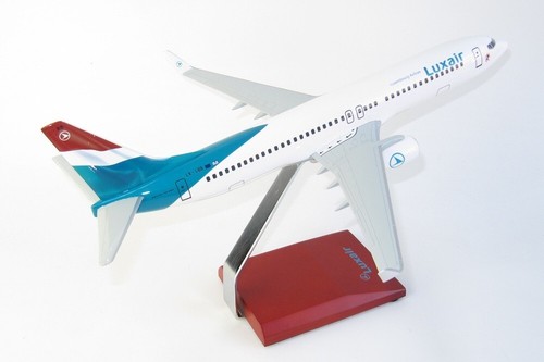 New! LUPA LU002 Luxair Boeing 737-800, reg. LX-LBB - 1:100 scale model - Picture 3 of 4