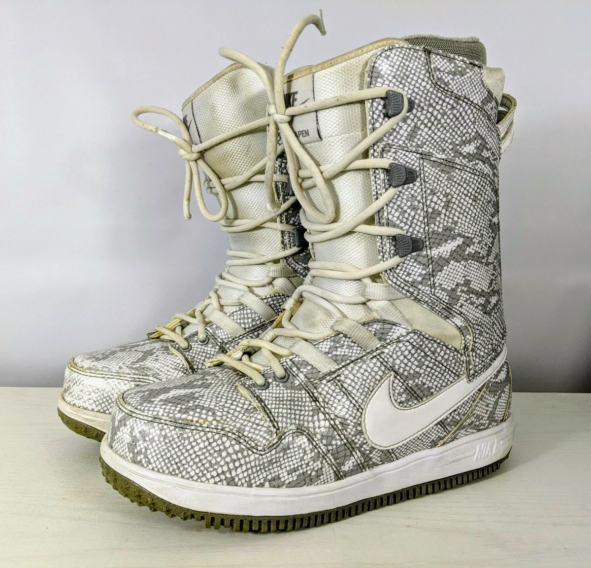 sensor Naar boven Productief Nike Vapen Snake Skin Snowboarding Shoes Jordans AF1 Women&#039;s 9.5 RARE  | eBay