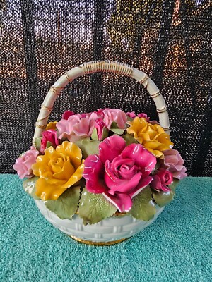 Royal Albert Old Country Roses Florist's Music Basket Bouquet Flowers Musical
