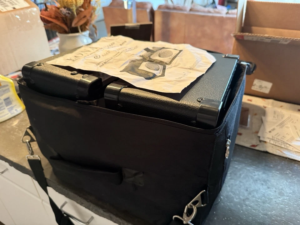 Kona Keamp iPod 和吉他扩音器带旅行箱和麦克风-效果很好! — 第 4/4 张图片