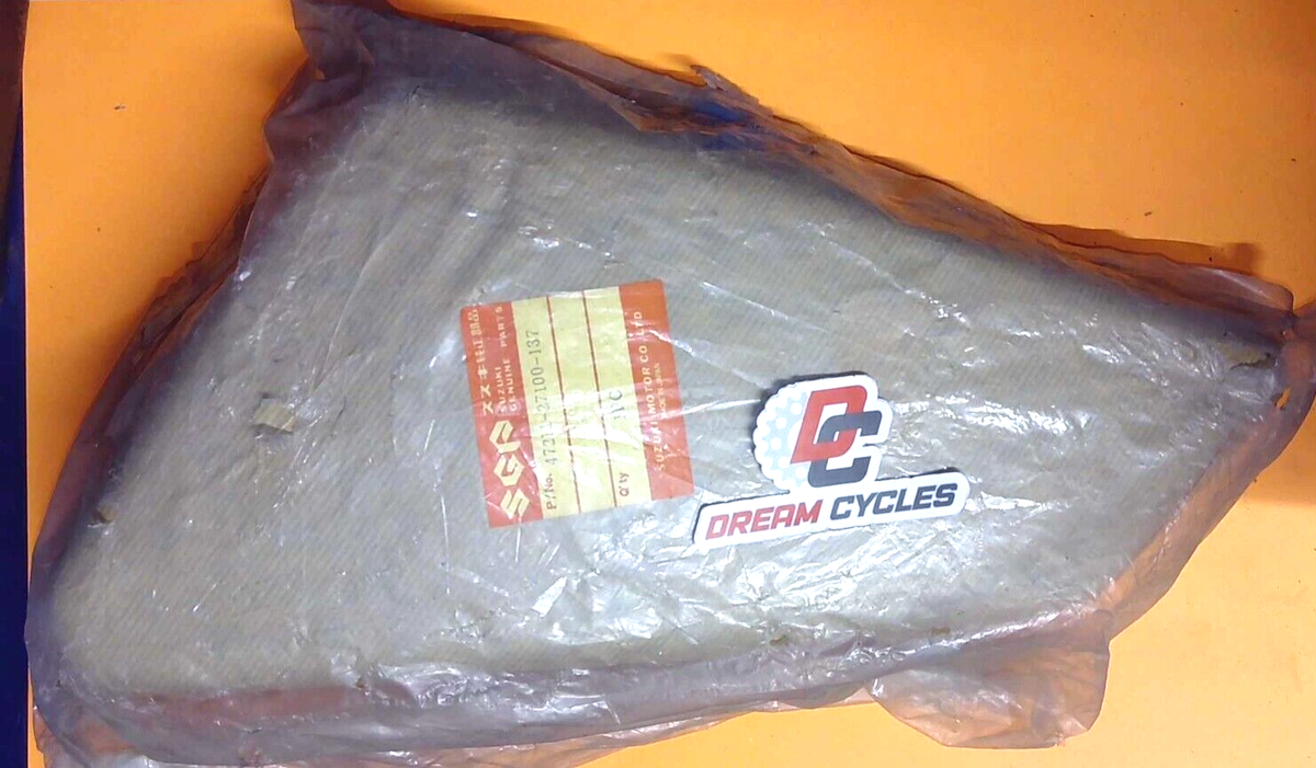 1972 Suzuki RV90 Left Side Cover 47211-27100-137 NOS ORIGINAL OEM