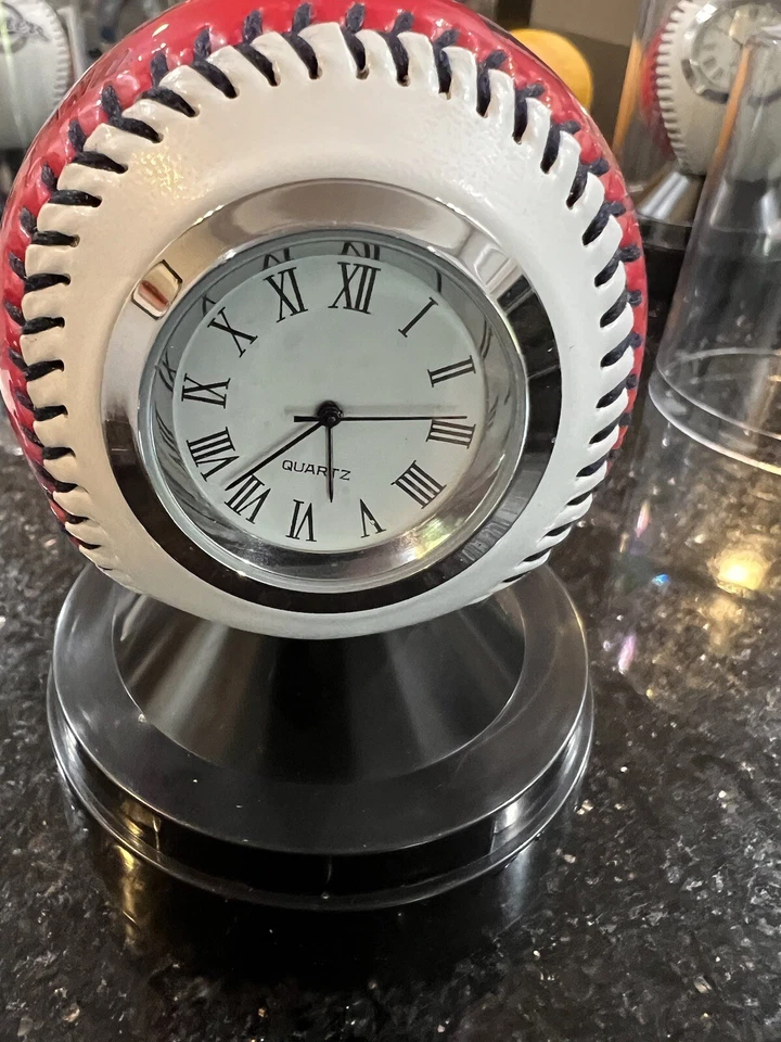 Cleveland Indians retro MLB Baseball Clock In Case Made By Rawlings. - Image 2 of 4